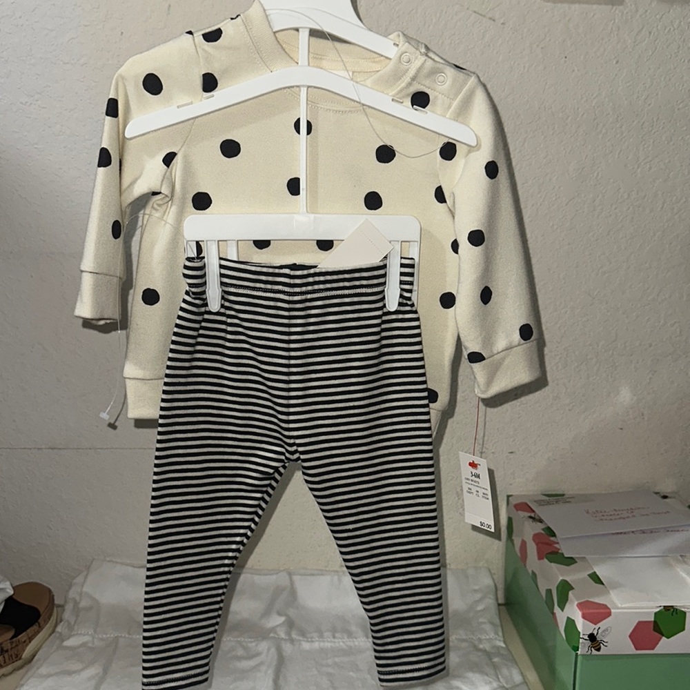 3-6 month sweater and leggings